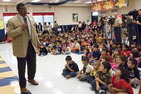 West Avenue Elementary School Football legend Rosey Grier tells West Avenue Elementary students a story about a little bird who fell out of its nest. Raised by chickens, the bird didn't even know it could fly.